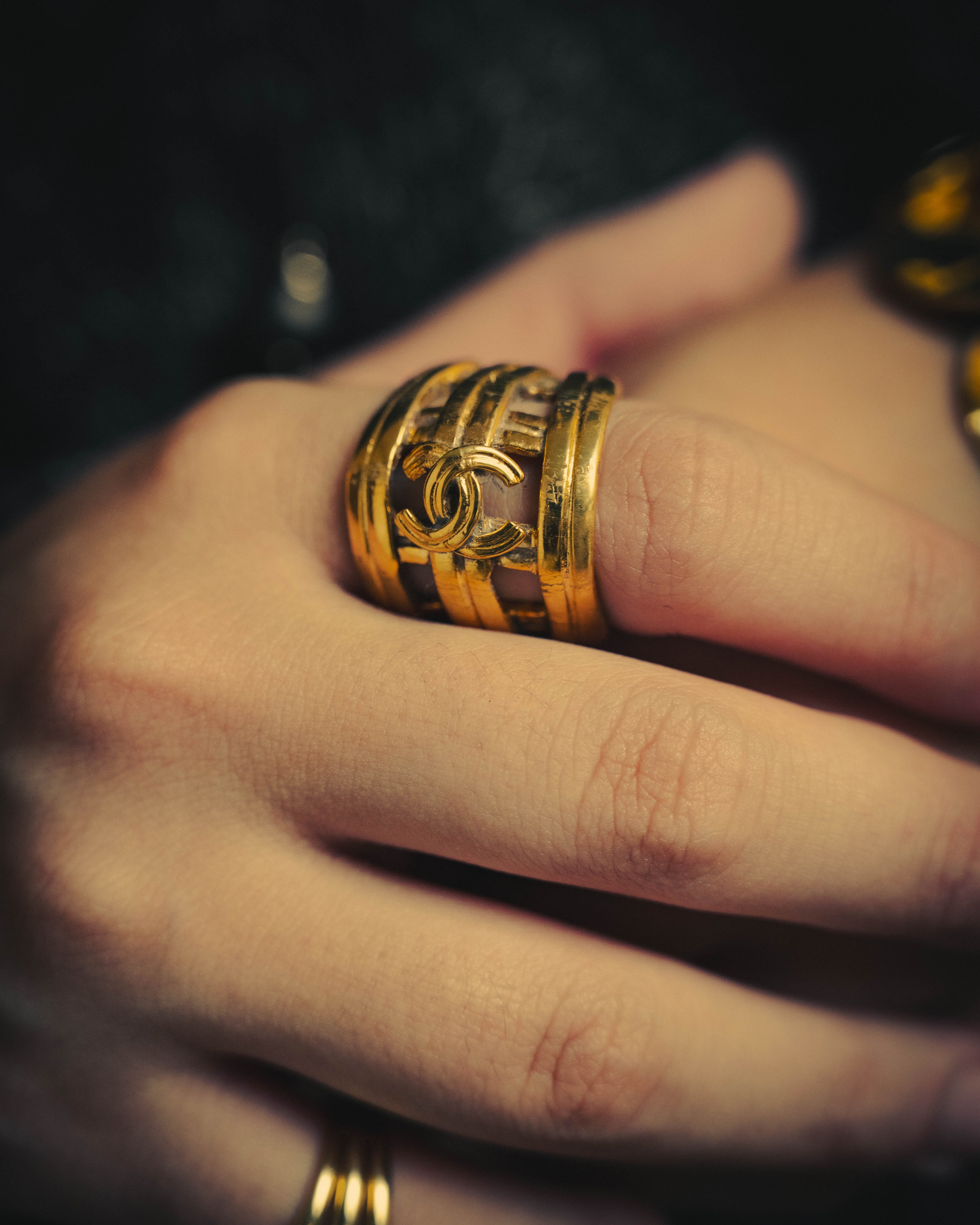 -SPECIAL- “CHANEL” 1996 Spring Collection Lattice CC wide band ring