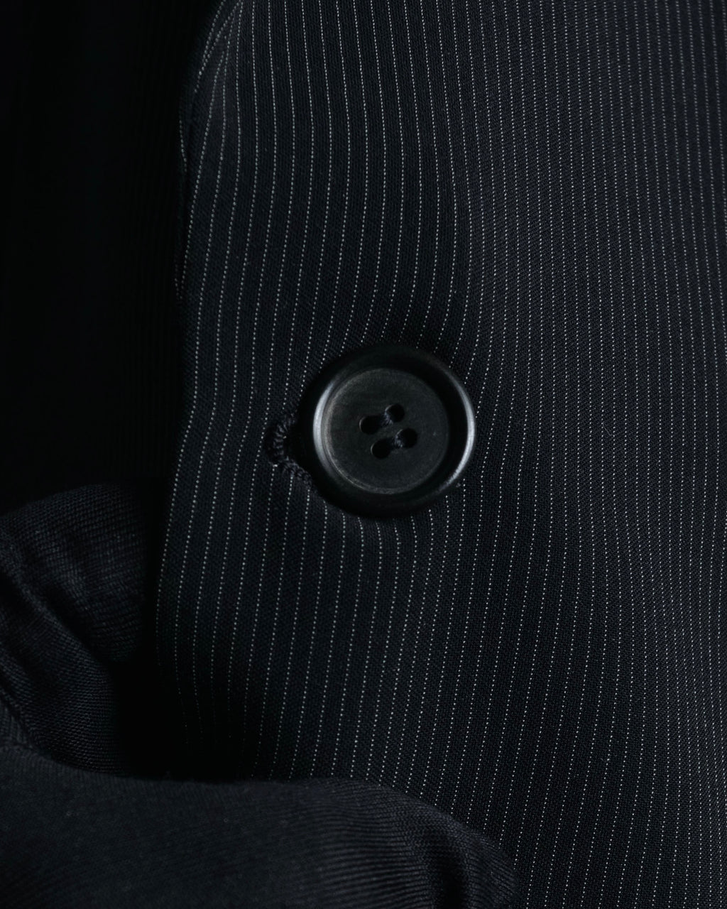 "GIORGIO ARMANI" 08’s-09’s Sharp pinstripe wool two button suit set