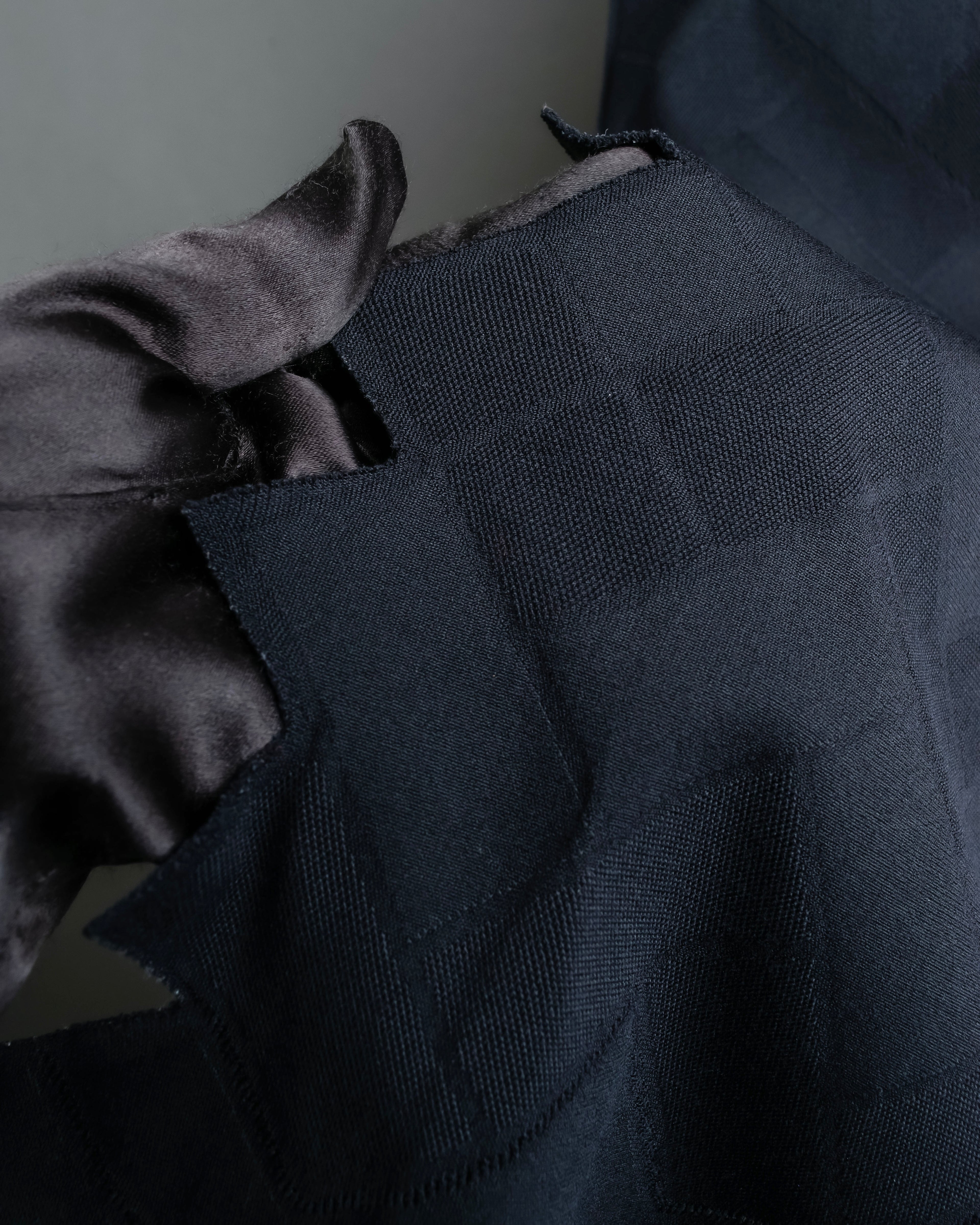 "PLEATS PLEASE ISSEY MIYAKE" 

Meander sleeveless tops