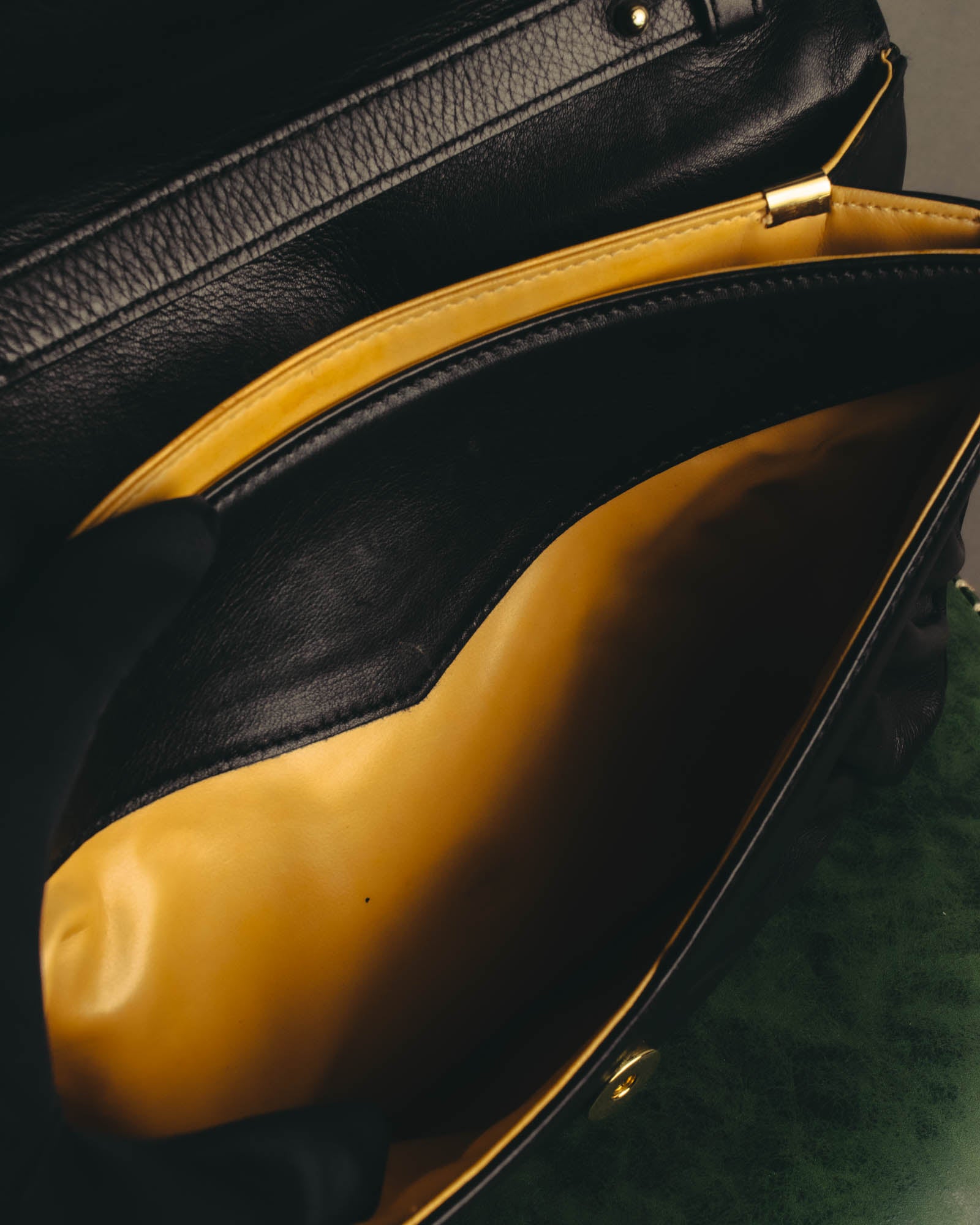"CELINE" 70's-80's Classic black leather shoulder bag