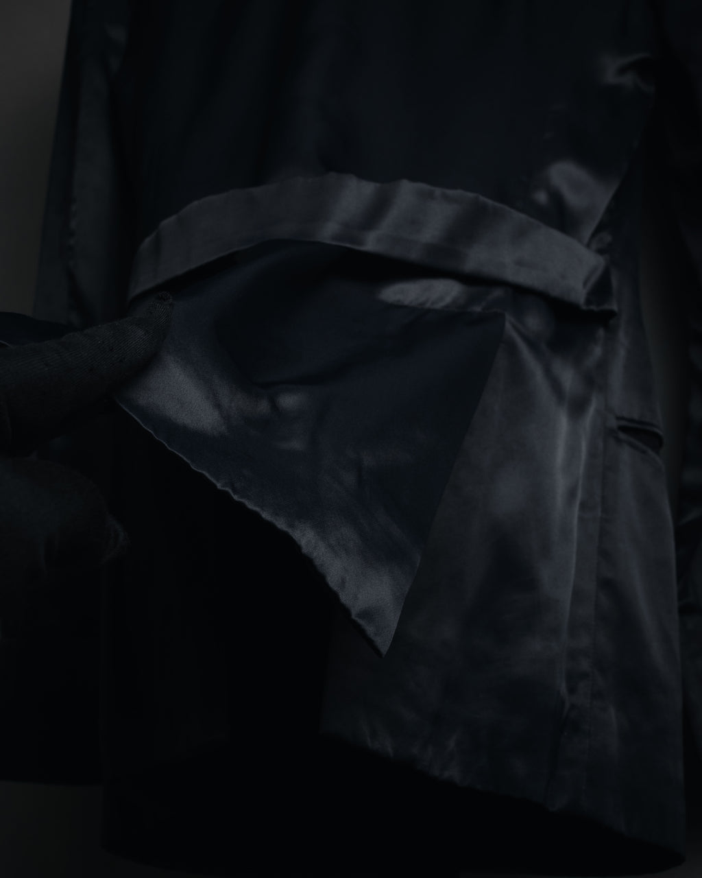 "BALENCIAGA.PARIS" 2008-2009 Sculptural satin shawl collar tuxedo jacket