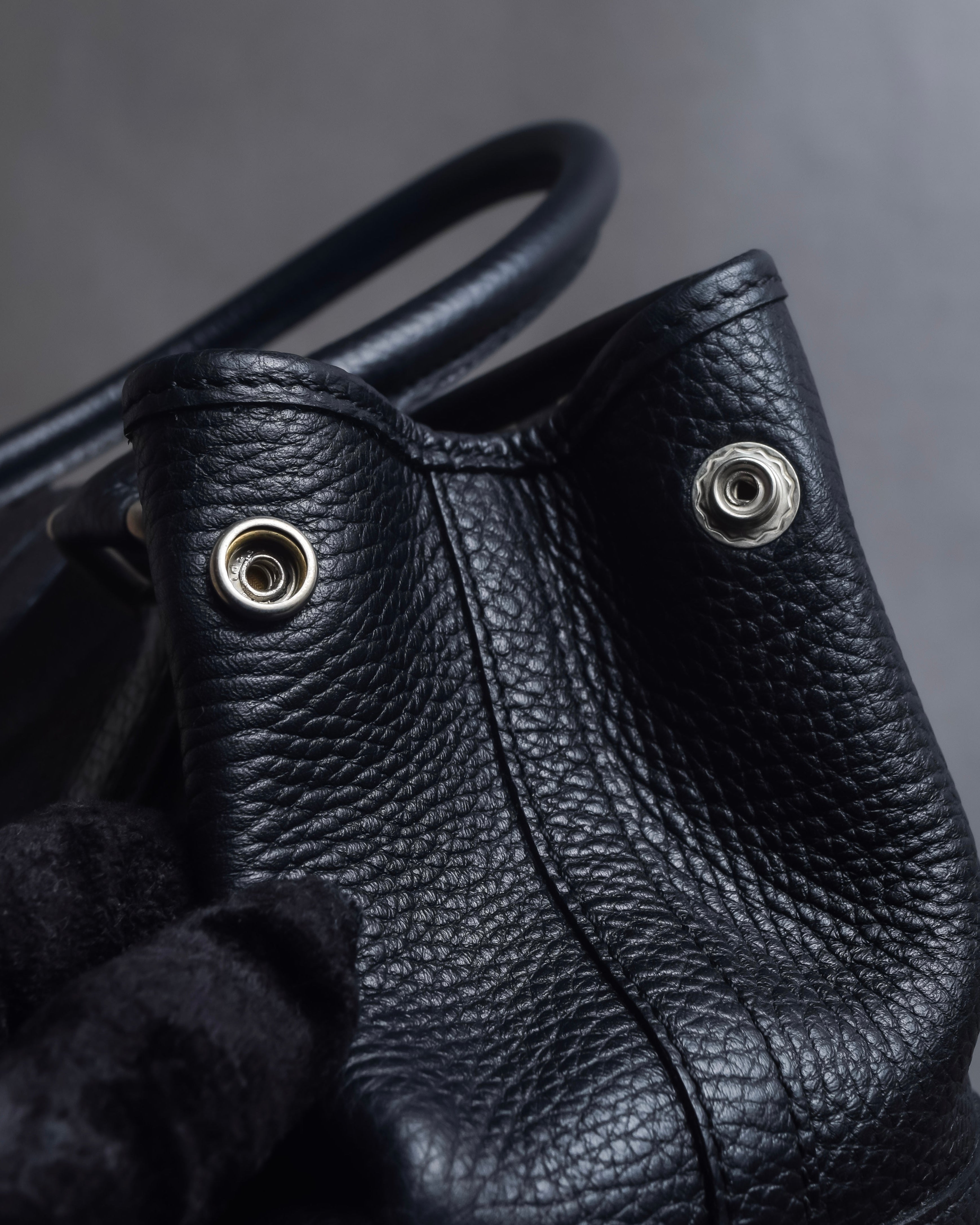 "BURBERRY" Silver stud design grained leather one-handle bag