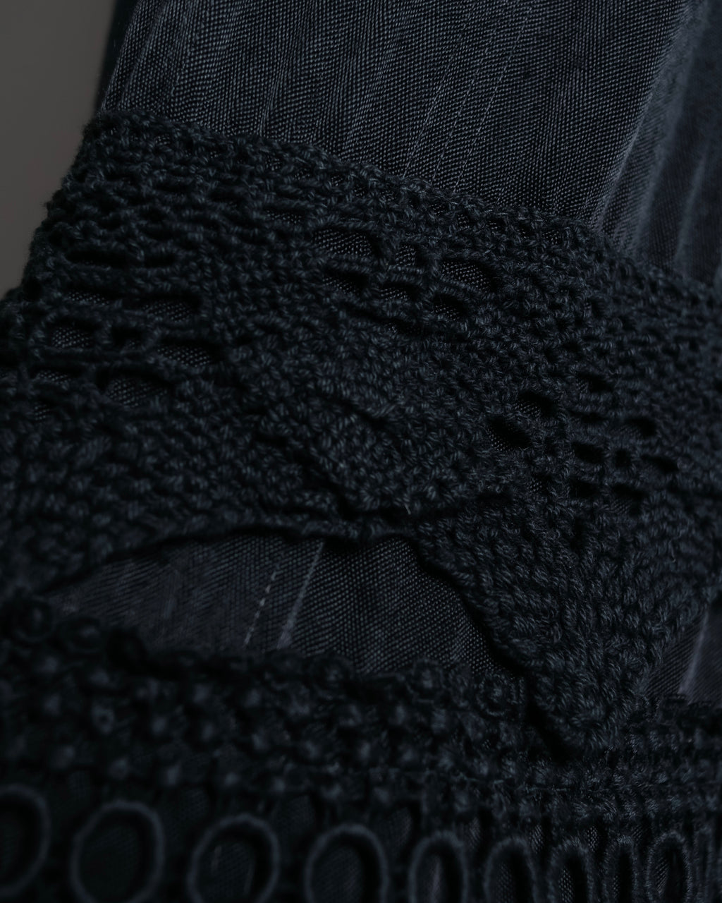 "LIMI feu" Knitted lace design belted sleeveless dress