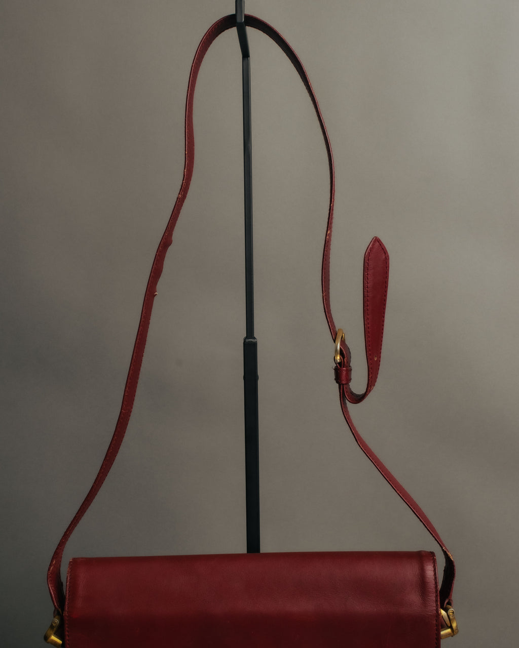 “Cartier” 80’s-90’s Must de Cartier burgundy leather shoulder bag