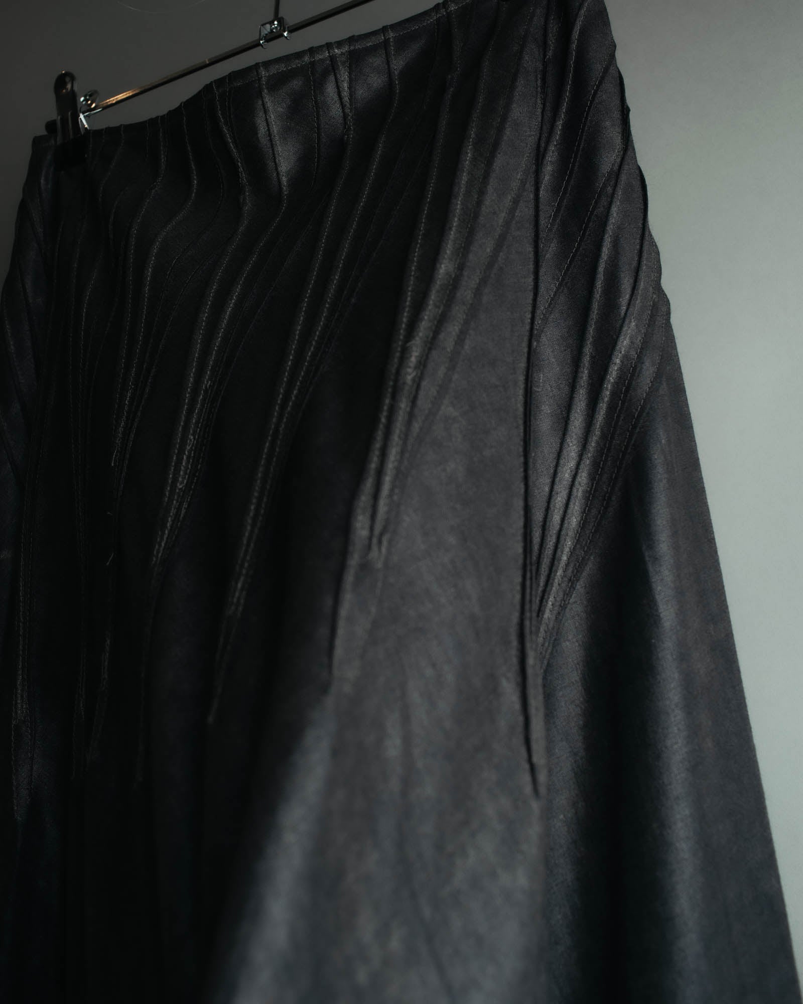 "JUNYA WATANABE COMME des GARÇONS" 00's Glossy raw hem flared long skirt