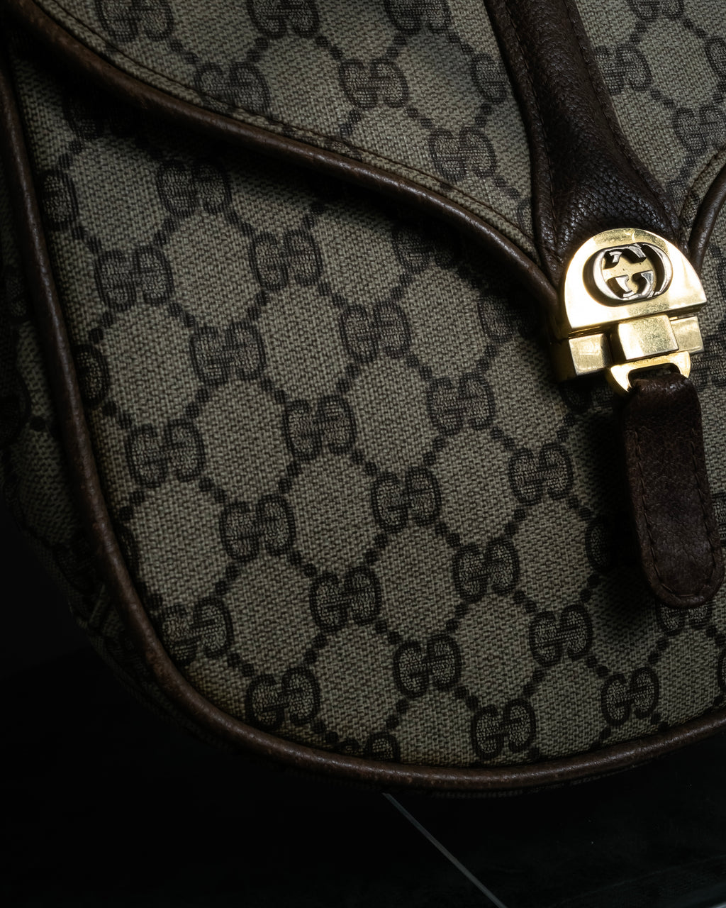 "GUCCI" 1970-80's Clasp design GG logo pattern shoulder bag