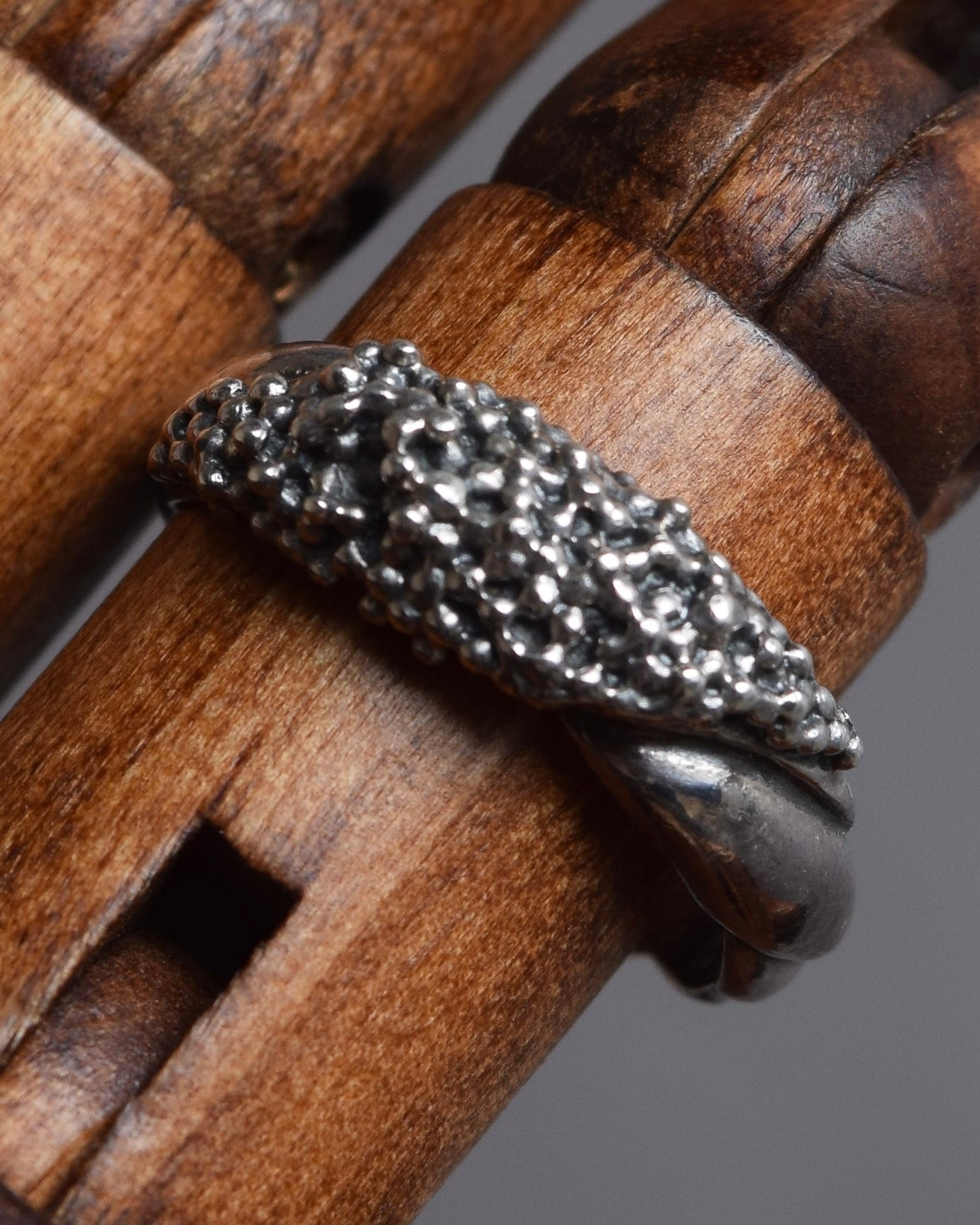 "GEORG JENSEN" Delicate bead top oversized silver ring