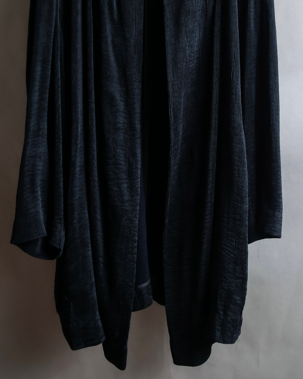 "ISSEY MIYAKE PERMANENT" Large shawl collar silk long cardigan