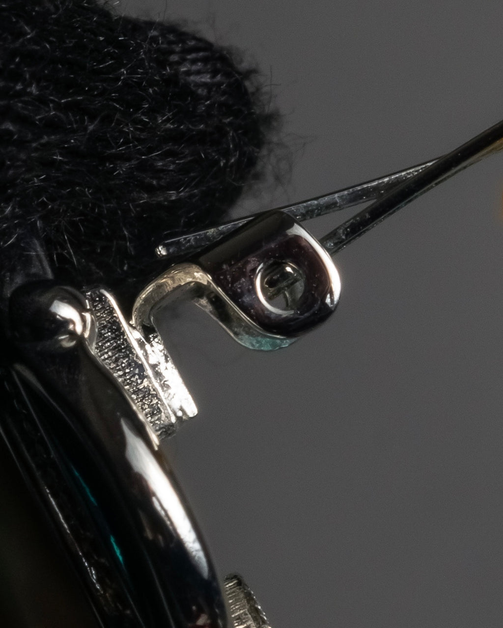 "Burberrys" 80’s–90’s pearl cabochon clip earrings