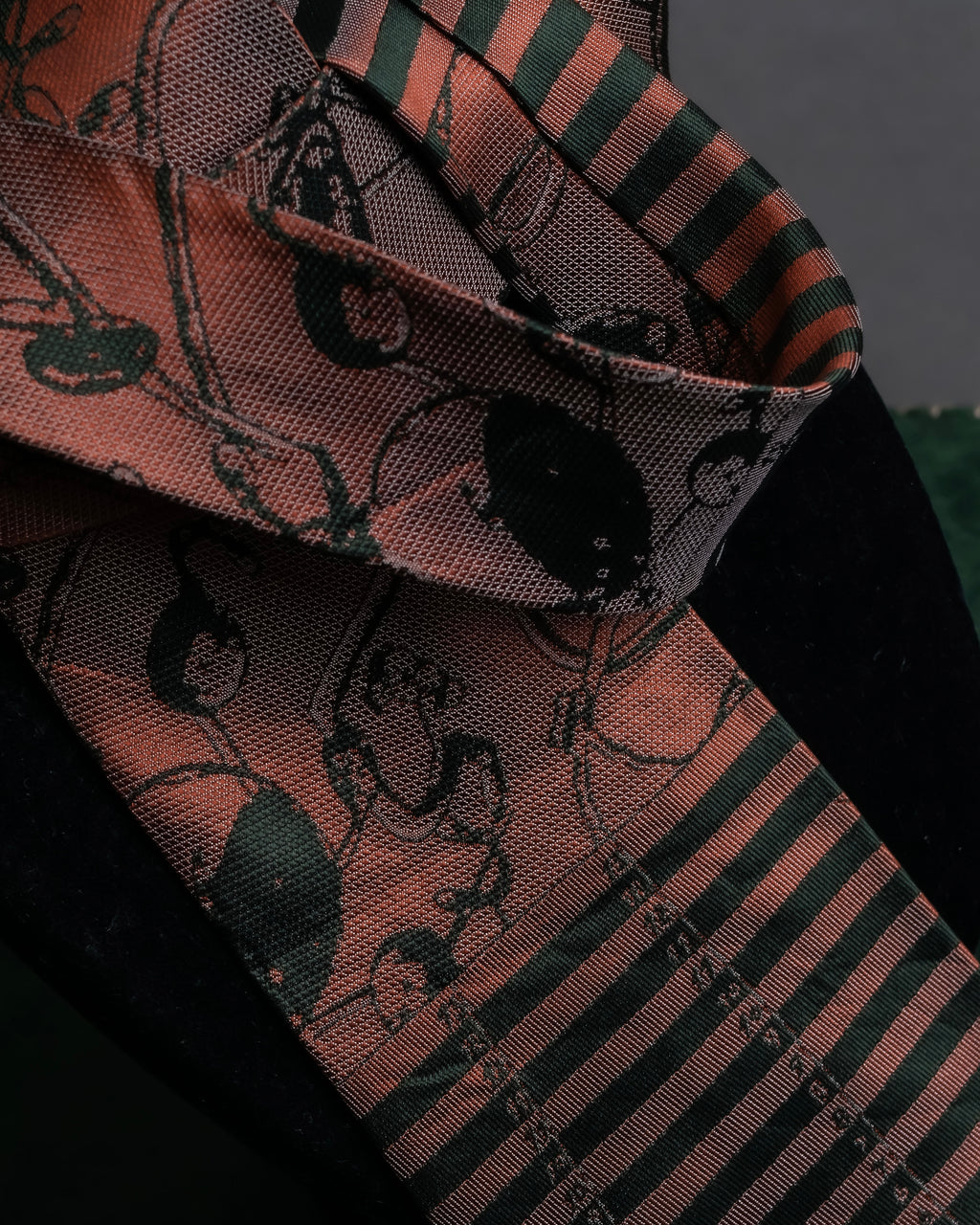 "JEAN PAUL GAULTIER HOMME" Drawing camouflage design silk neck tie