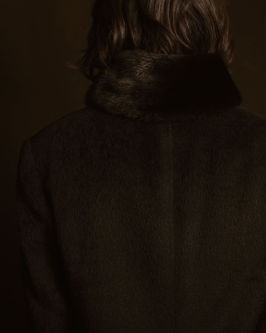 –SPECIAL– "GUCCI" 09-12’s Classically tailored llama-blend Chesterfield coat