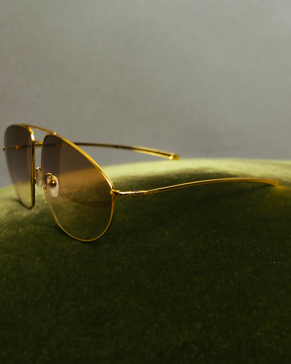 "GUCCI" Classic gold metal aviator sunglasses