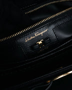 “Salvatore Ferragamo” 2010’s Vara chain leather tote bag