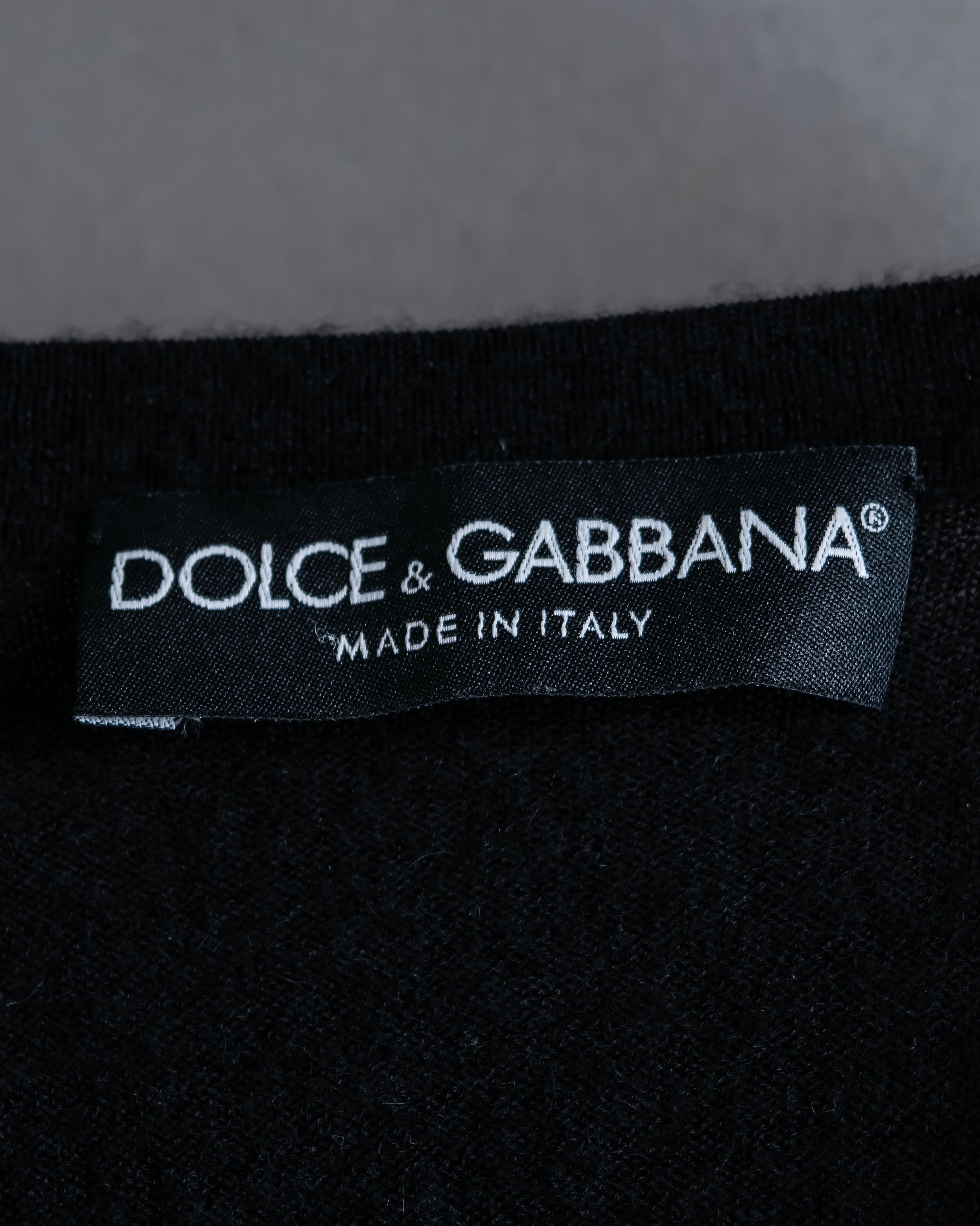 “Dolce&Gabbana”  100% cashmere V neck shape knit pullover