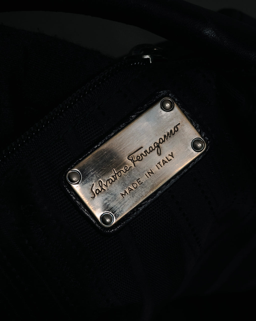 –SPECIAL– "Salvatore Ferragamo"
00’s Gancini ring-gathered nappa 2way bag