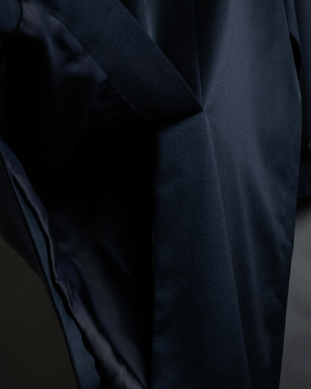 “Yves Saint Laurent” 90’s clean fly-front bal collar coat