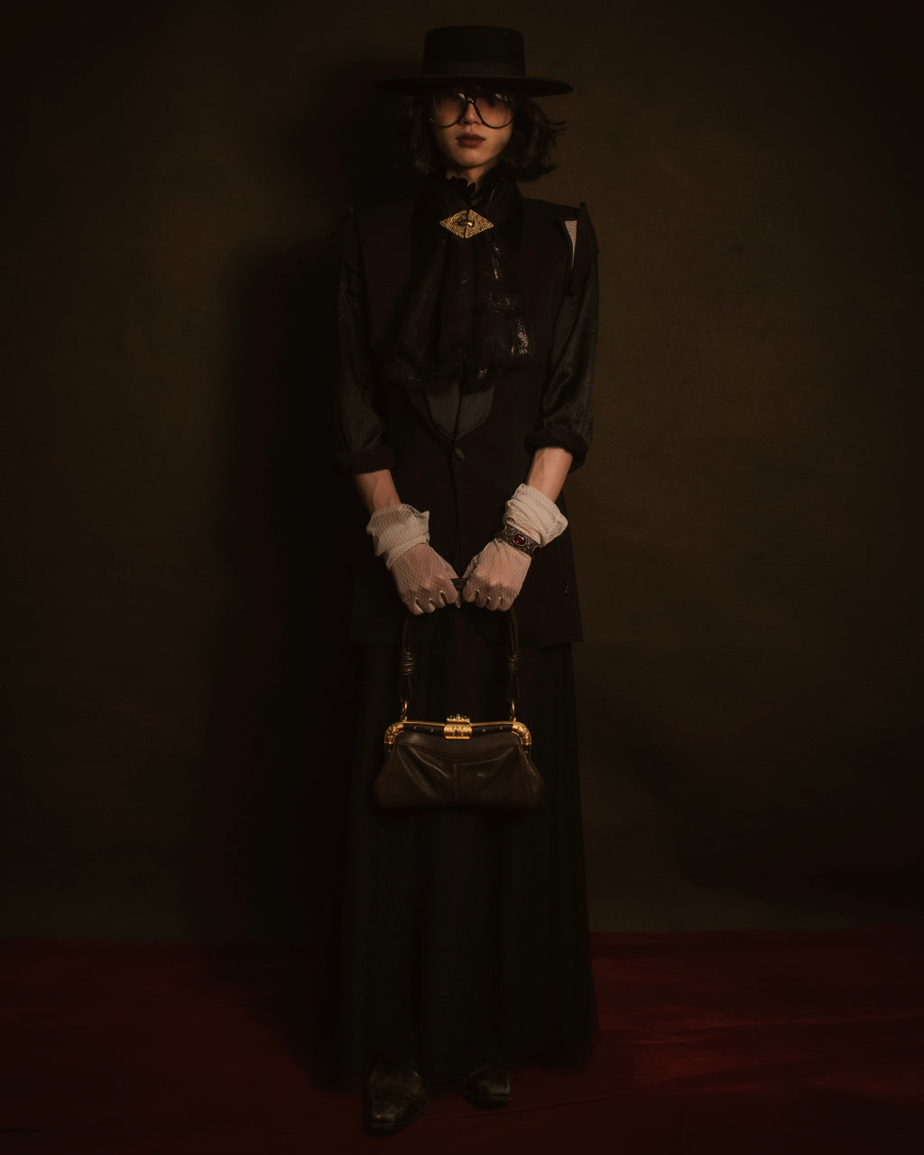 –SPECIAL– "VALENTINO GARAVANI"
00’s Jeweled frame leather bag