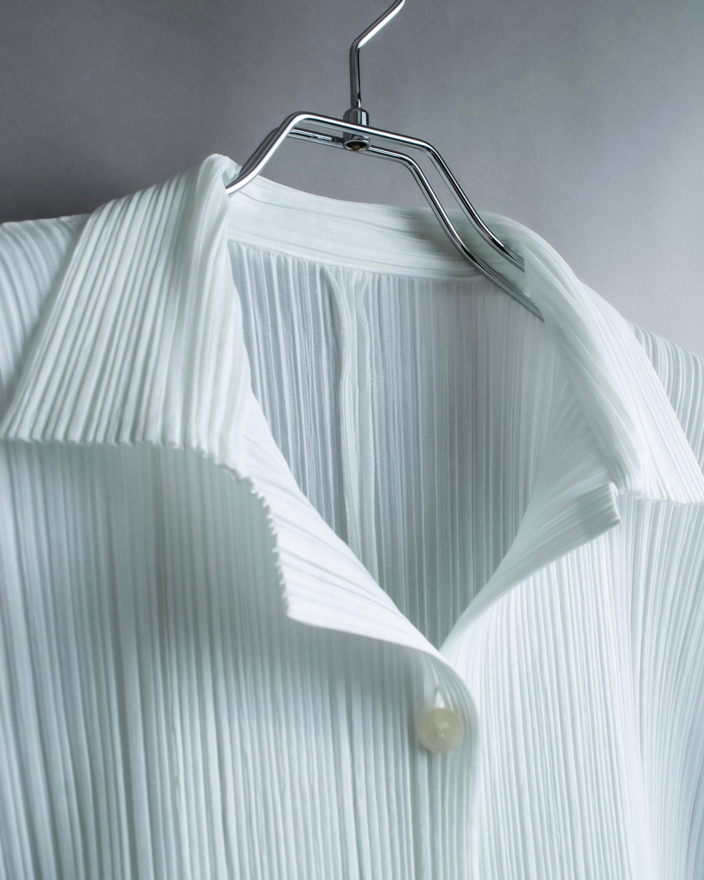 "PLEATS PLEASE ISSEY MIYAKE" Three-dimensional pleated long shirt