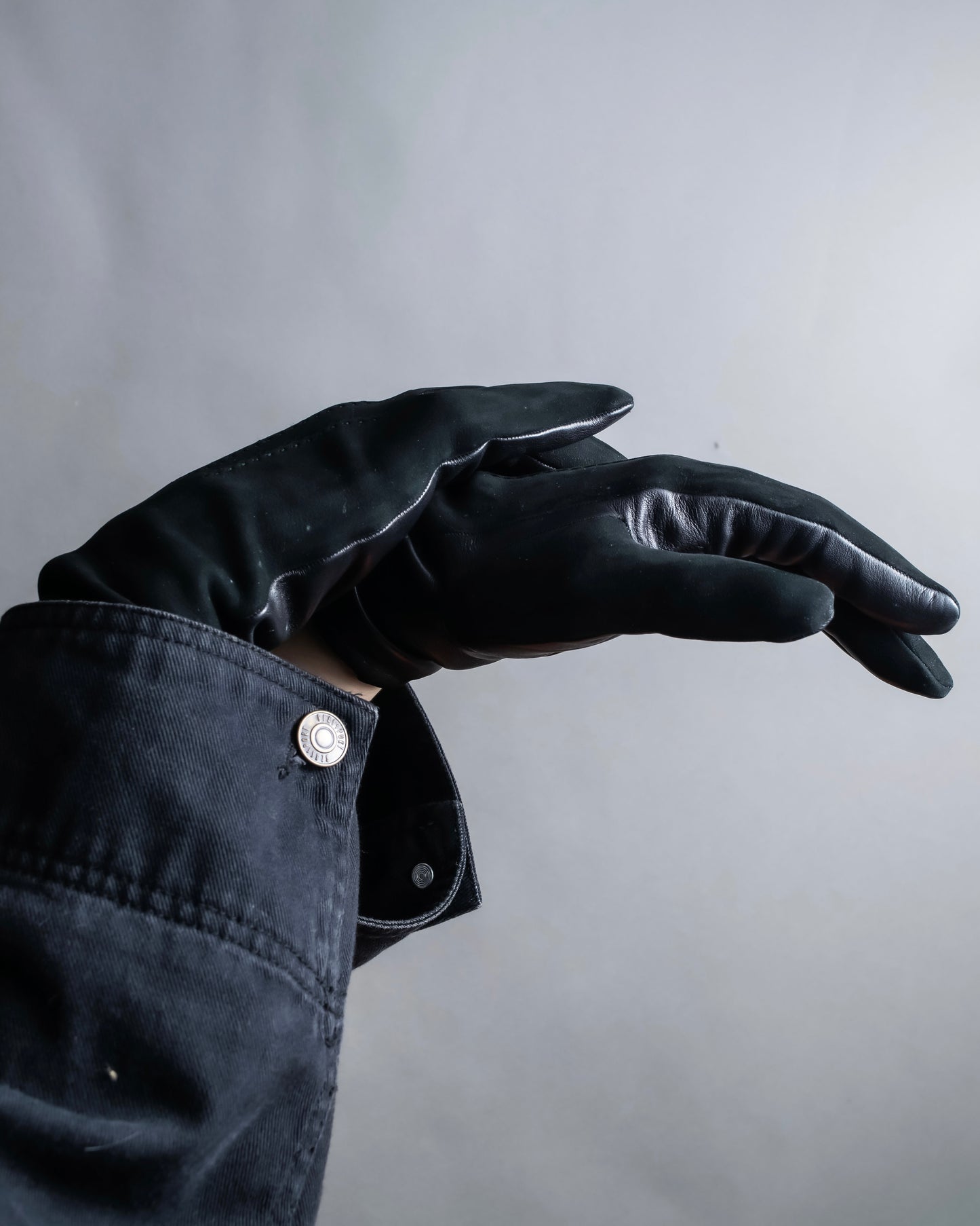 "HERMES" Leather switching design inner brushed feel gloves