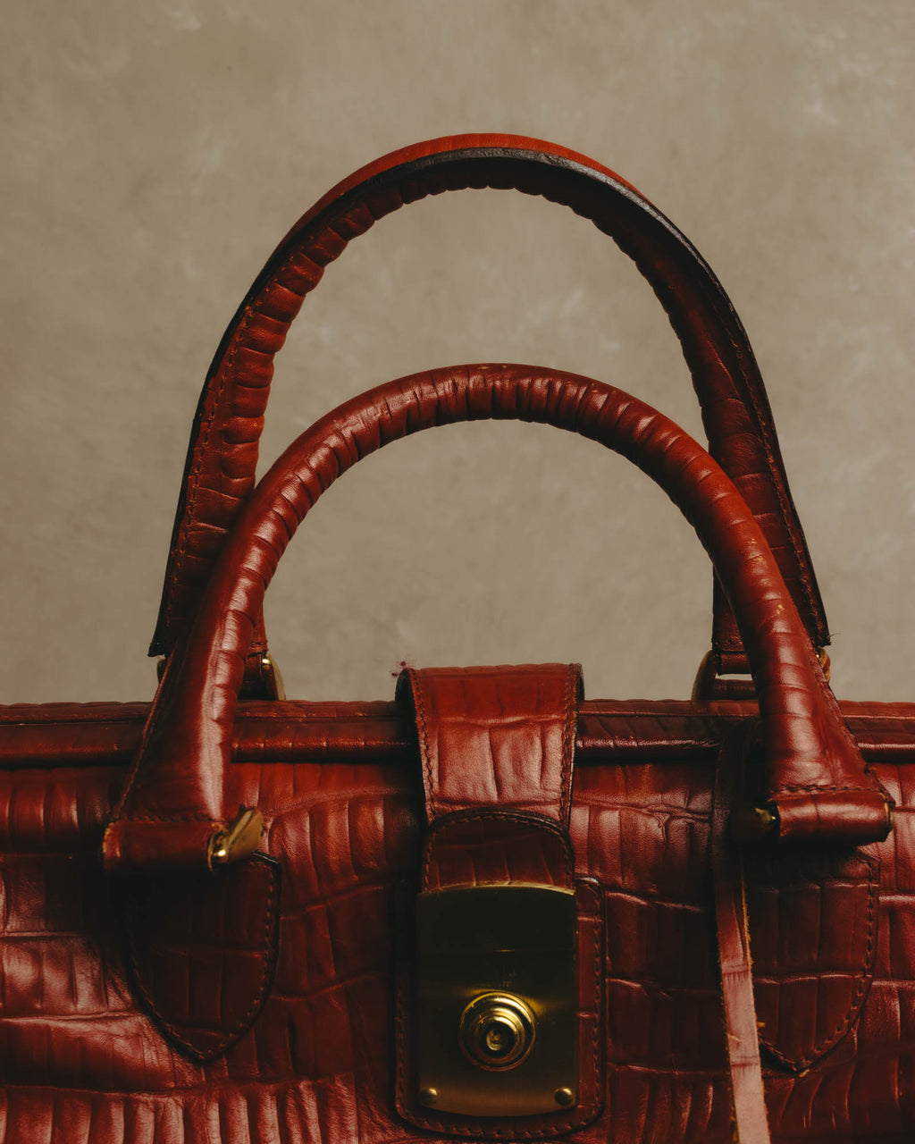 -SPECIAL- “Giorgio Armani” 90’s-00’s Crocodile embossed leather frame bag