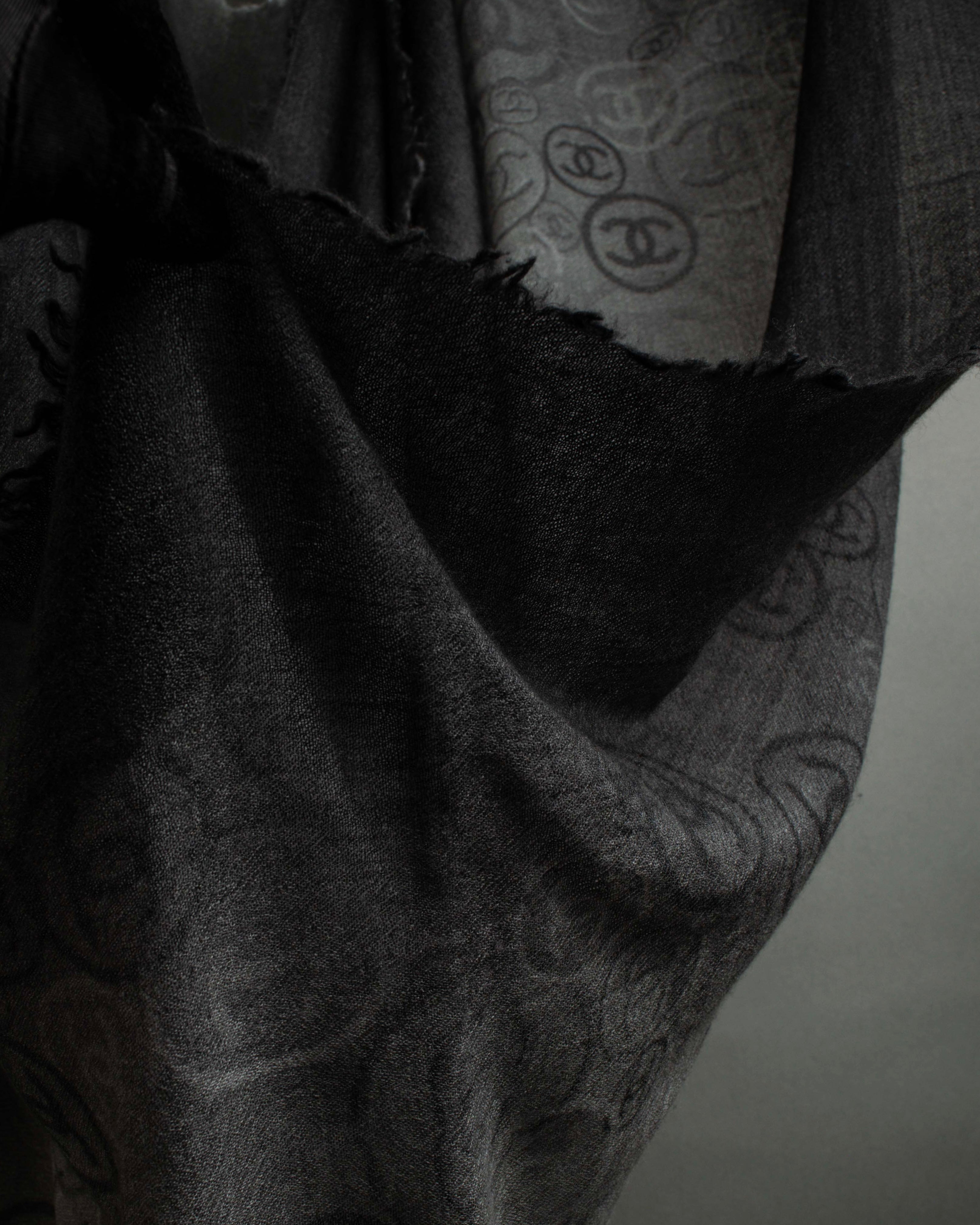 "CHANEL" Logo engraved design cashmere super large stole