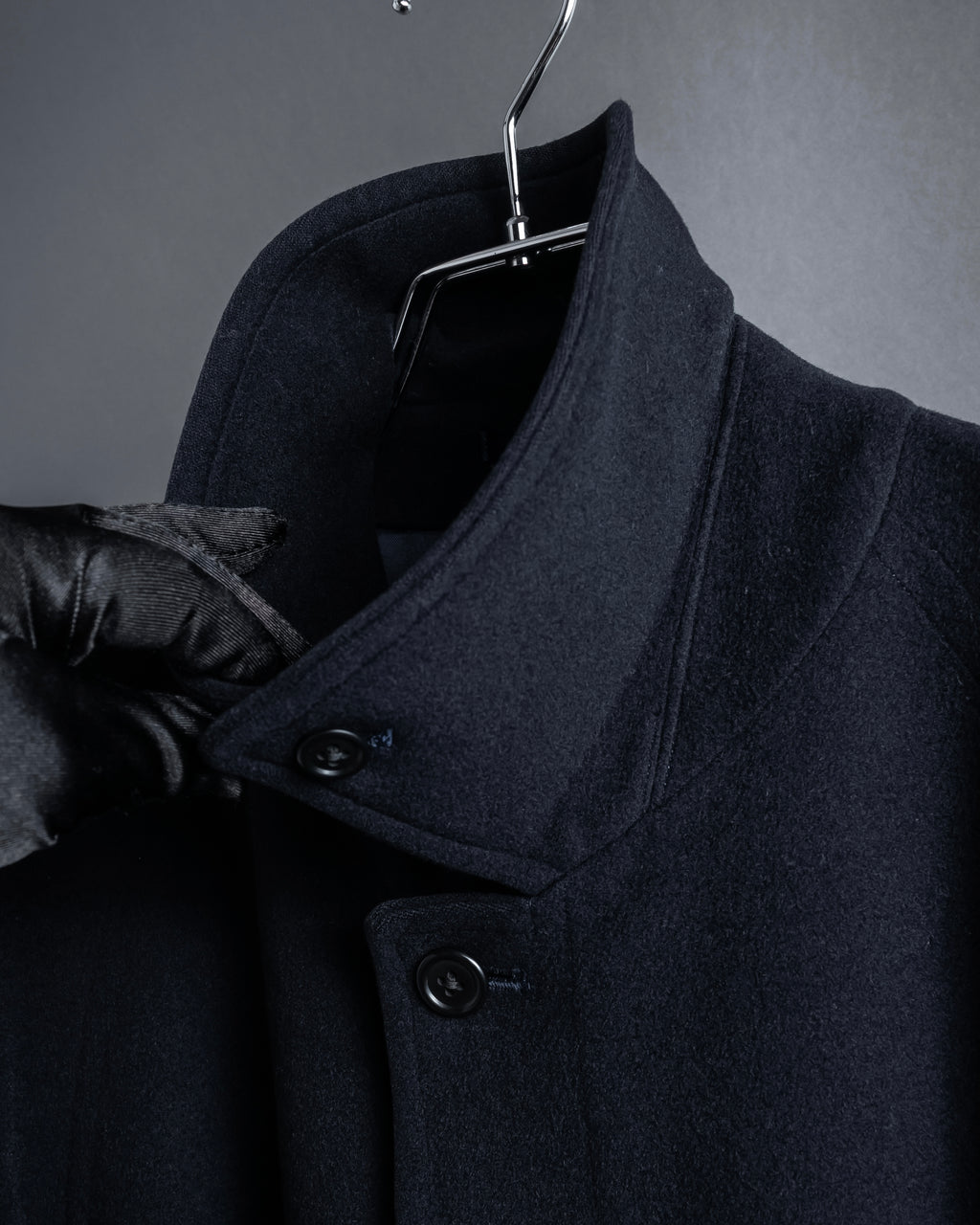 "BURBERRYS" High density wool stand collar coat