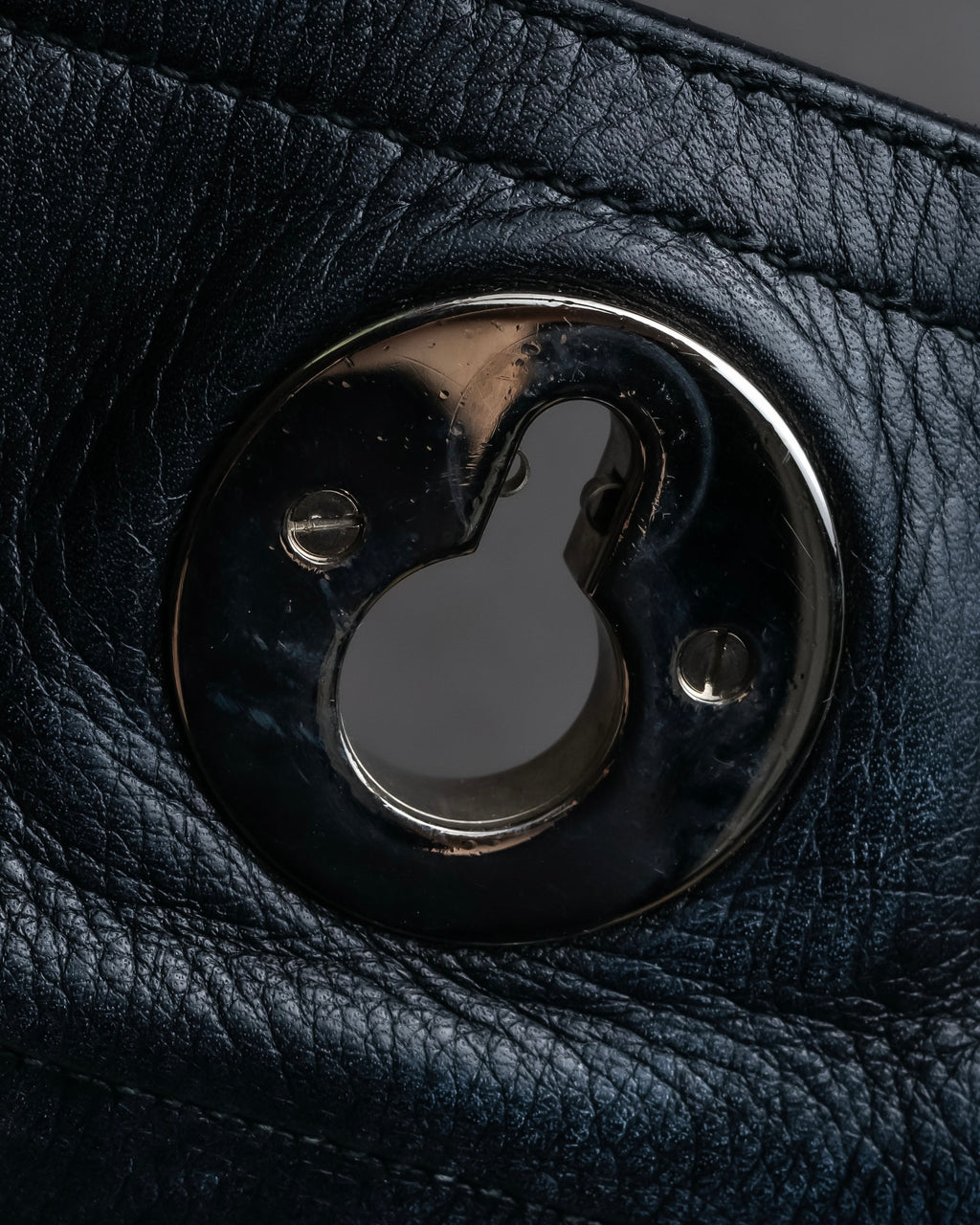 "YVES SAINT LAURENT" Silver parts design Muse toe leather bag