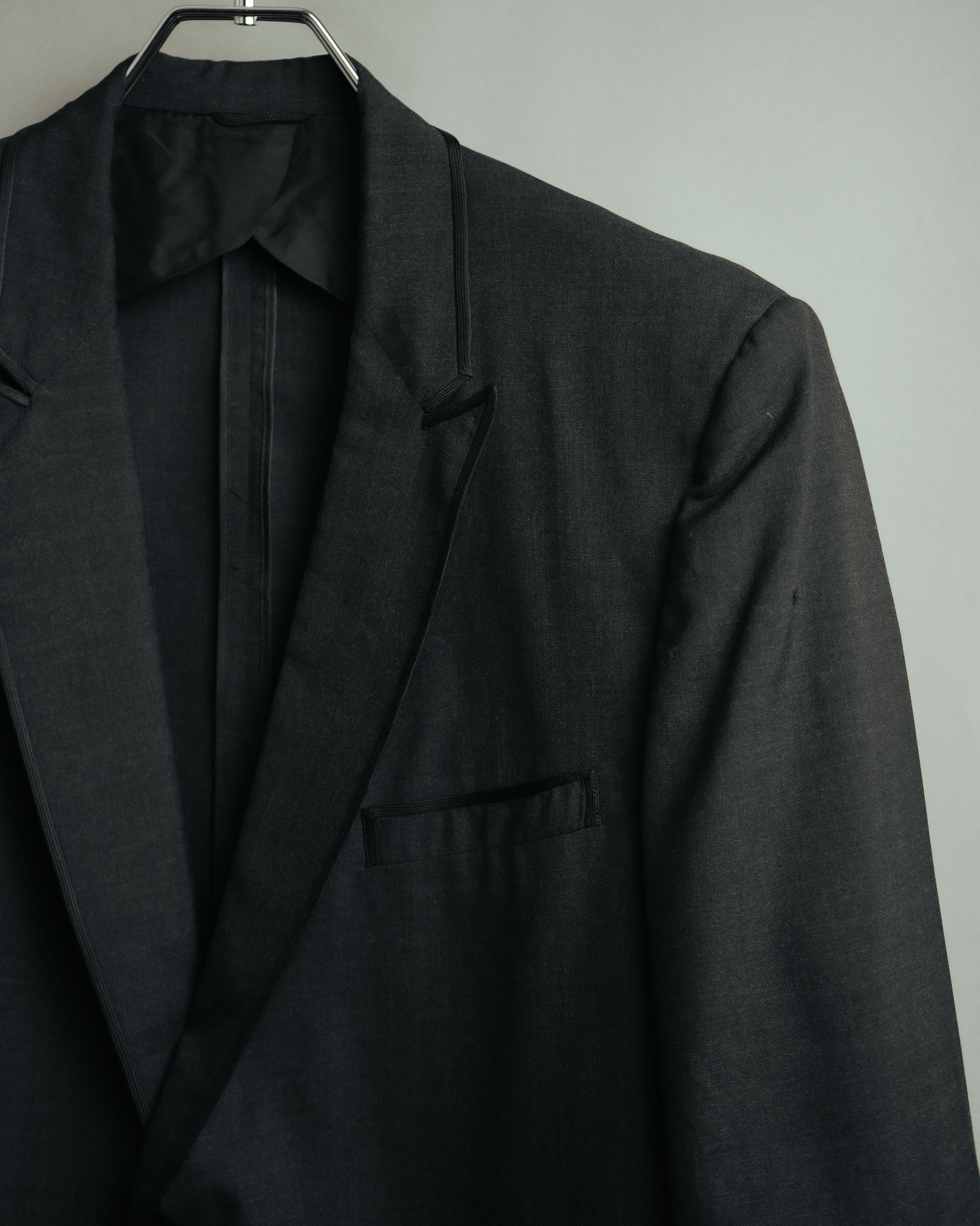 -MOOD Vintage Collections-
70’s-80’s Piping formal tailored jacket