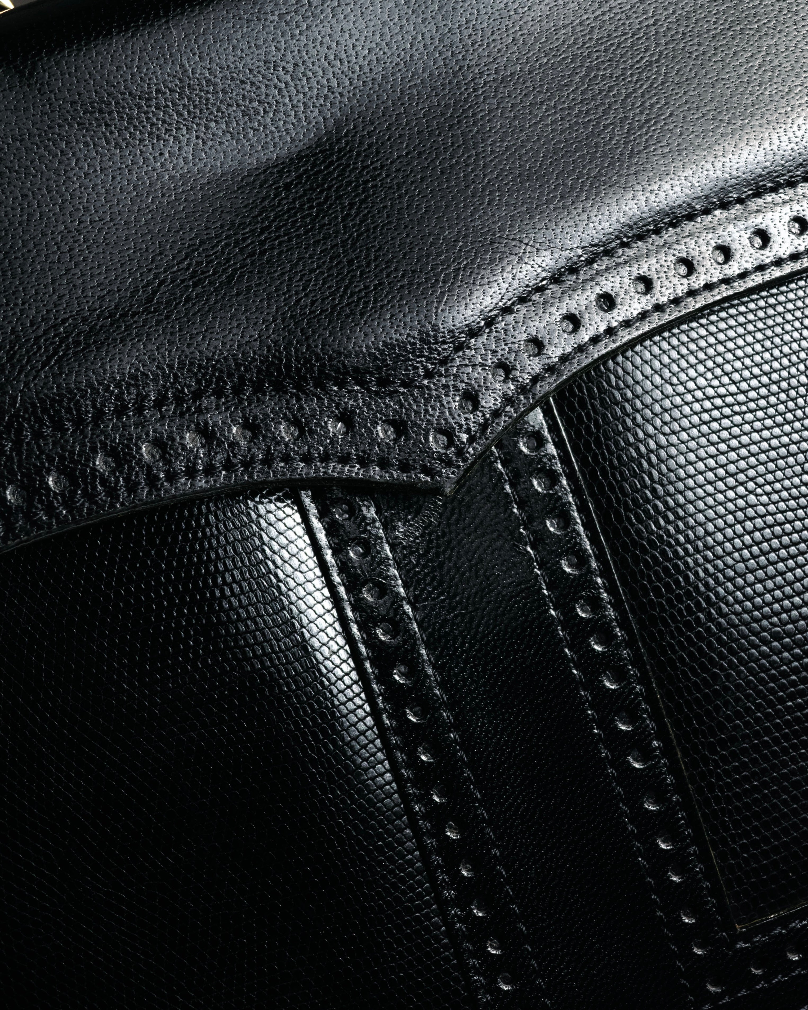 "Yves Saint Laurent" 80’s-90’s Lizard-embossed perforated leather shoulder bag