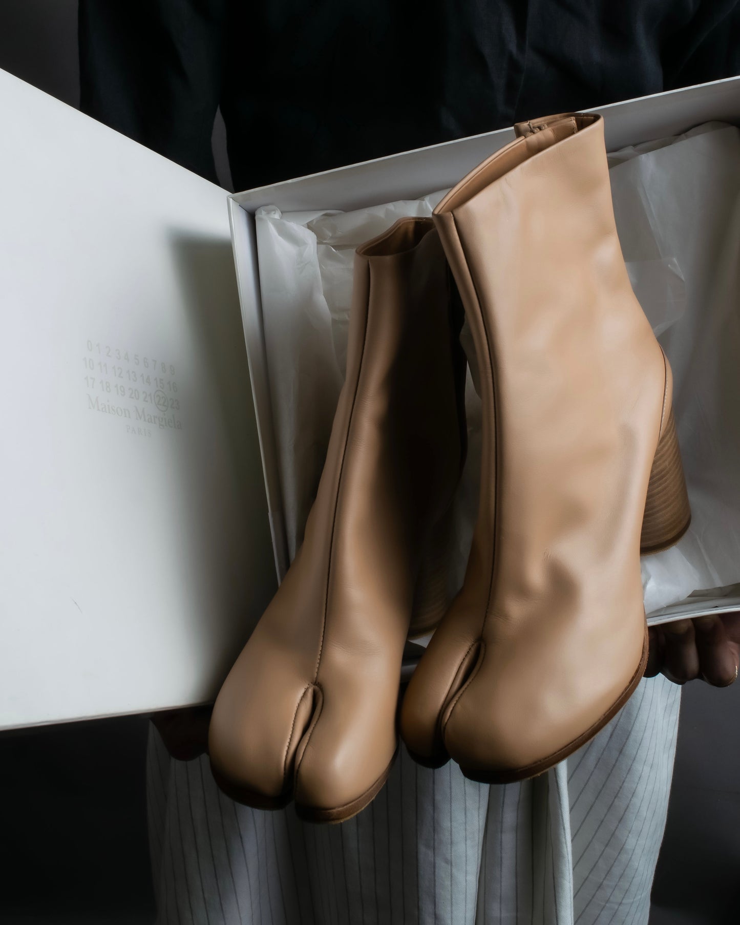 "MAISON MARGIELA" Calf leather beige color tabi boots