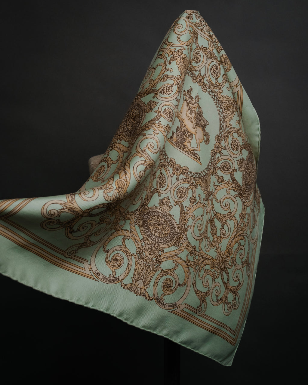 “HERMES” 90’s les tuileries silk twill carré scarf