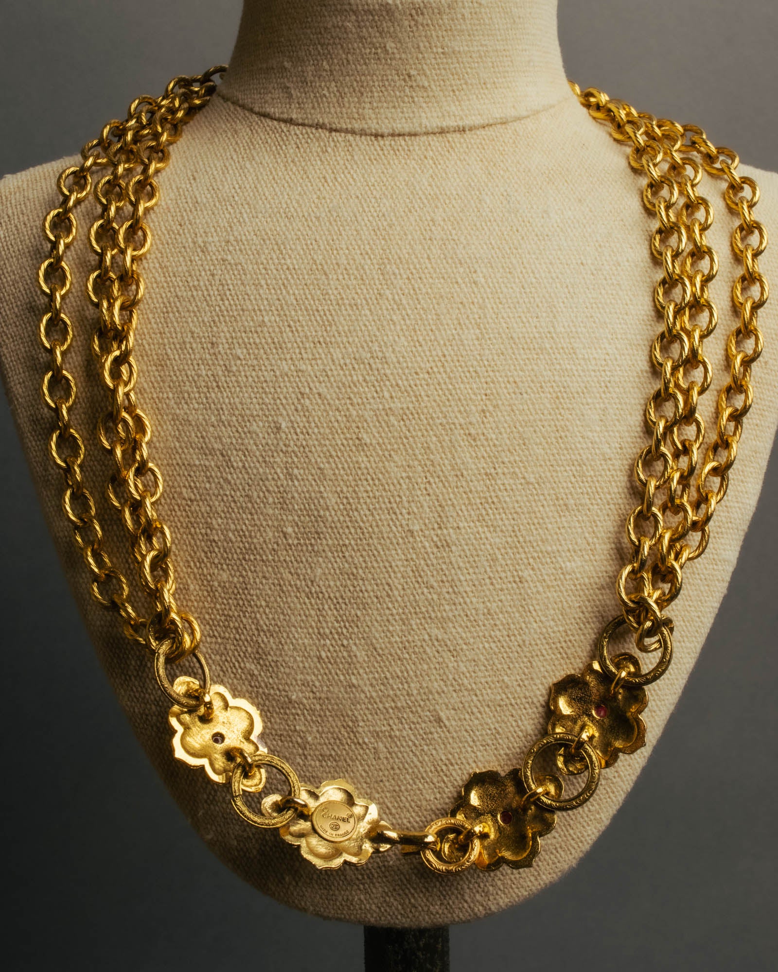 -SPECIAL- “CHANEL” 80’s-90’s ornate gold chain necklace