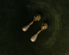 "Yves Saint Laurent" 80's-90's Pearl clip on drop earrings