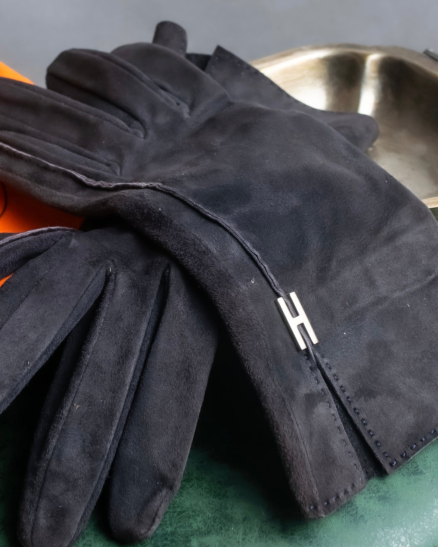 "HERMES" H motif design suede leather gloves