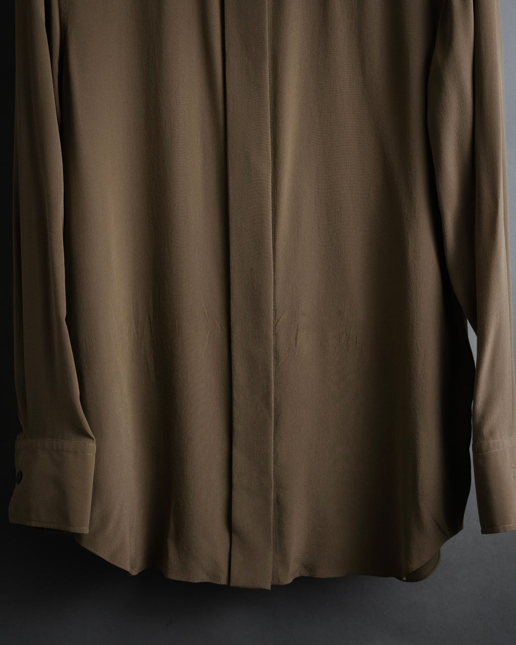 “HERMES” 2018-2024 Minimal band collar silk shirt