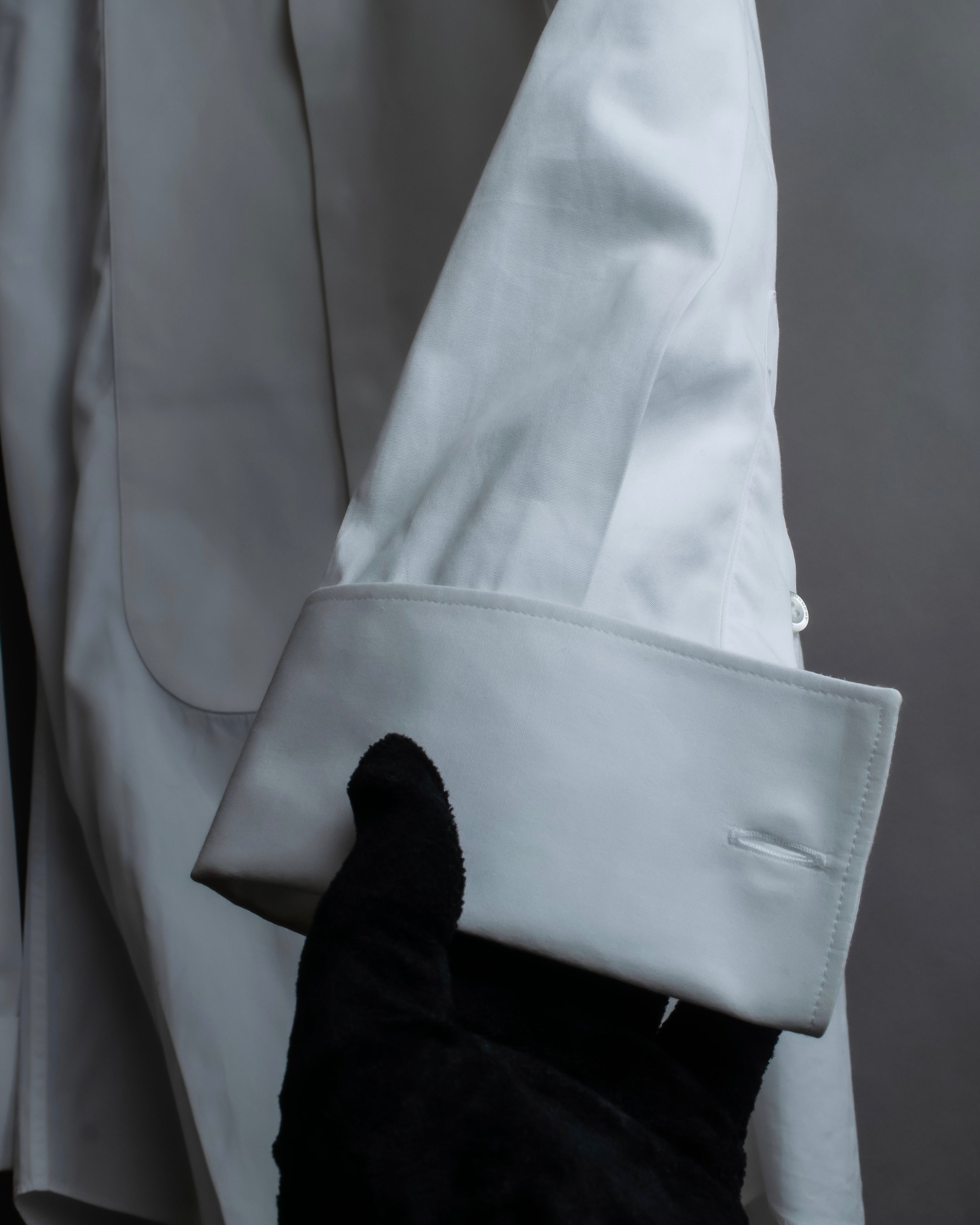 "GIVENCHY" Bosom panel design white shirt