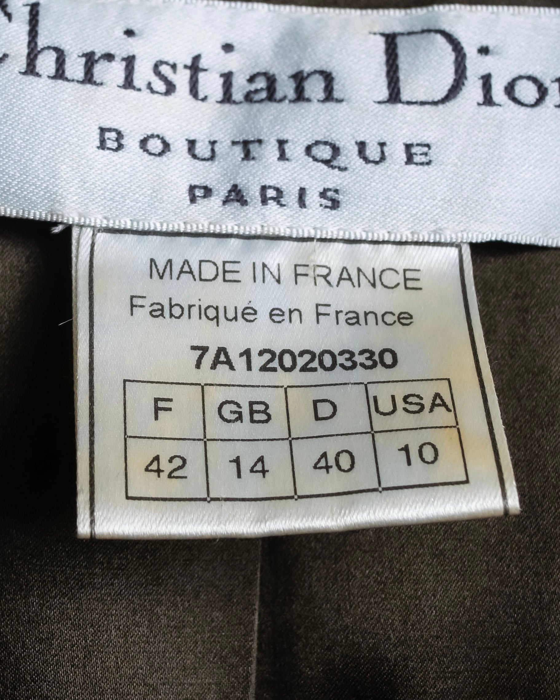 "Christian Dior Boutique Paris" Beautiful waist-shape shawl collar long coat