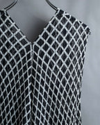 "ISSEY MIYAKE White label"
 Tailcoat design sleeveless dress