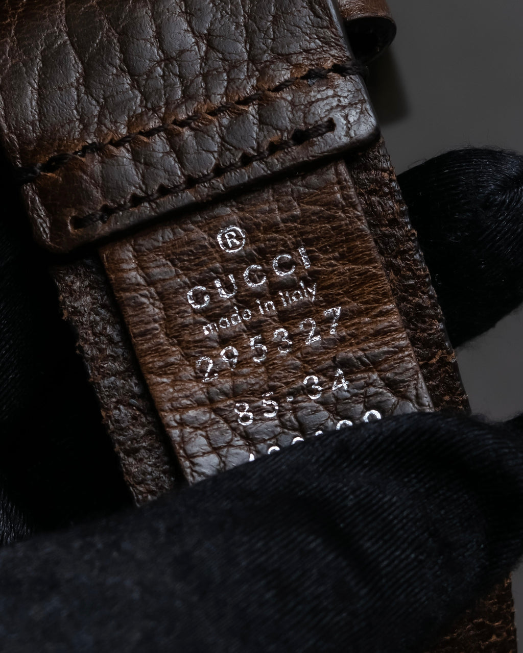 "GUCCI" Large buckle grained leather belt