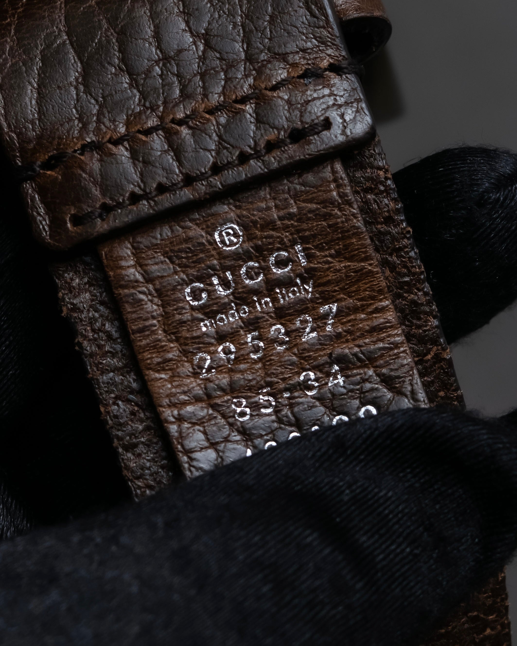 "GUCCI" Large buckle grained leather belt