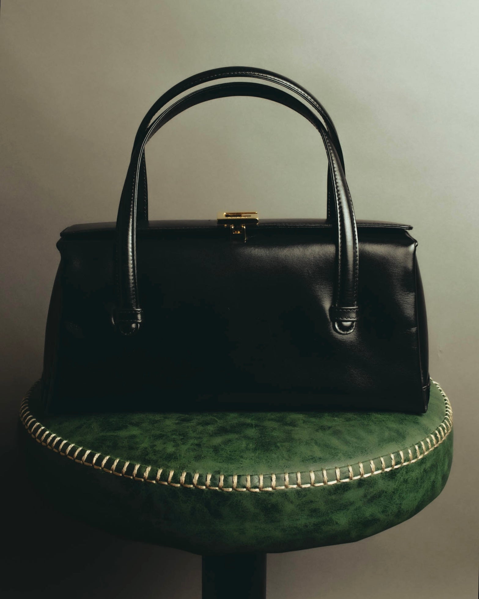 "GUCCI" 90's Structured leather top handle handbag