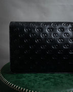 “VALENTINO” 80’s-90’s Embossed V logo chain clutch bag