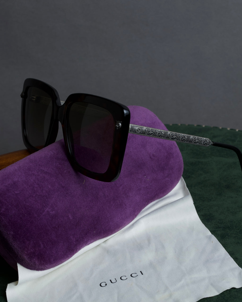 "GUCCI" Oversized square frame sunglasses