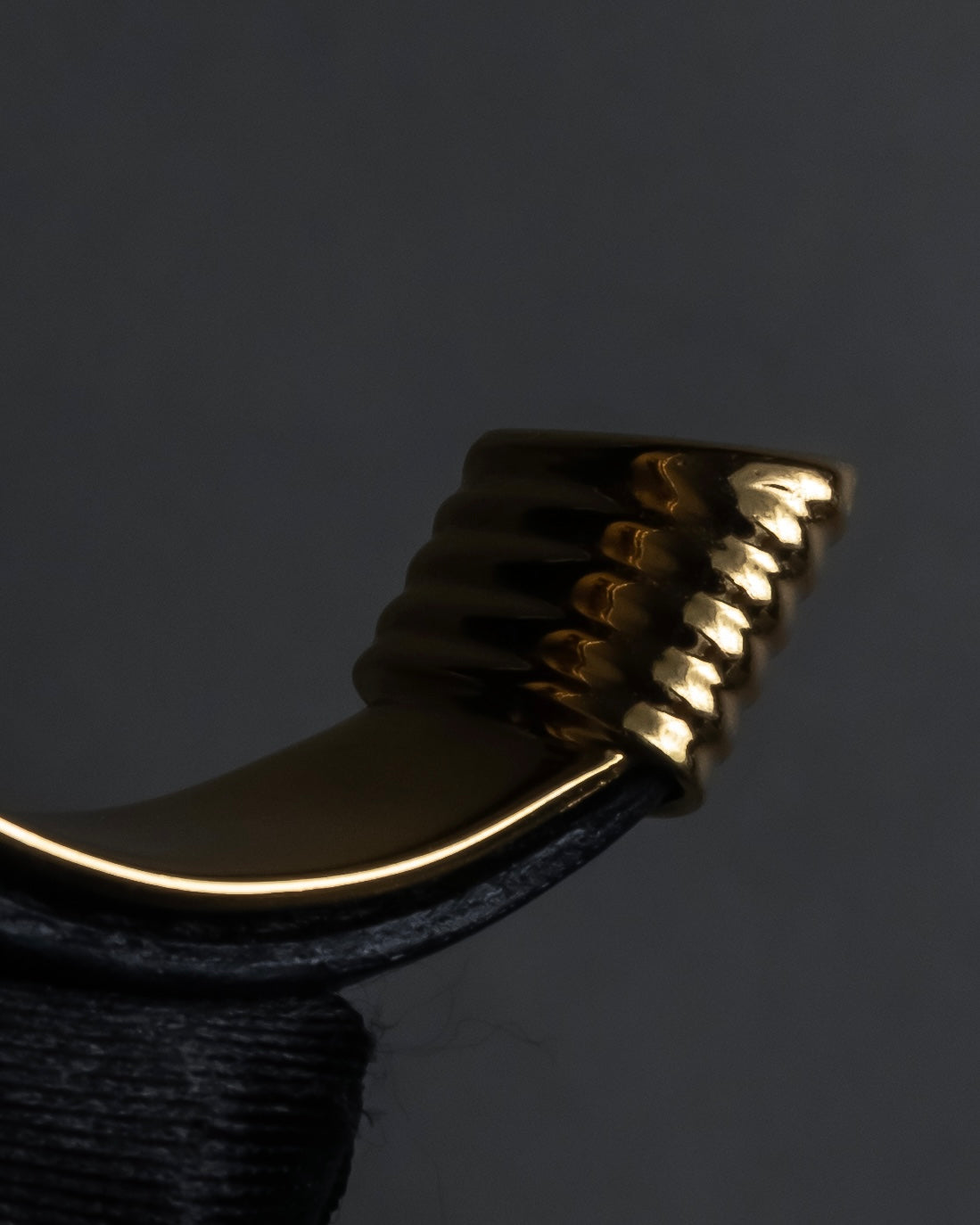 "LOEWE" Anagram logo engraved leather bangle