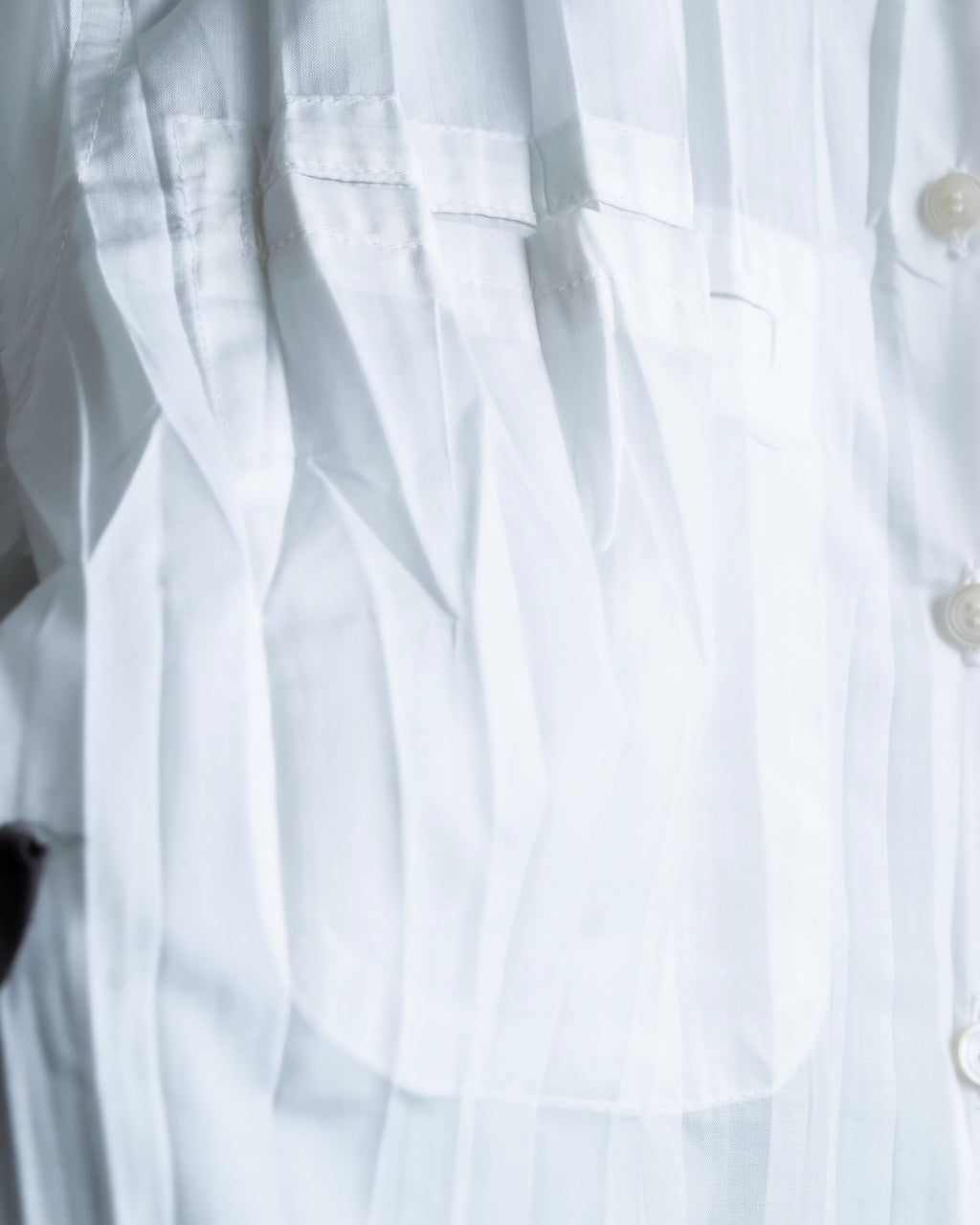 "ISSEY MIYAKE" Pleated short sleeve shirt