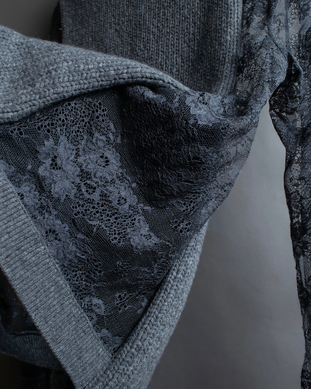 "VALENTINO" Floral lace cable knit docking design pullover