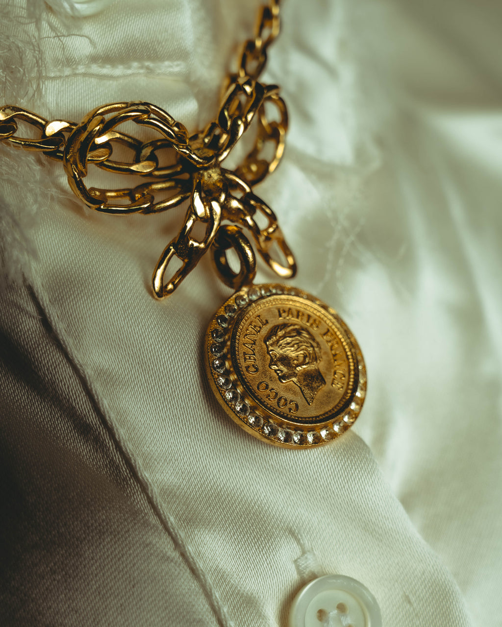 –SPECIAL– "CHANEL" 95AW Jeweled medallion pendant necklace