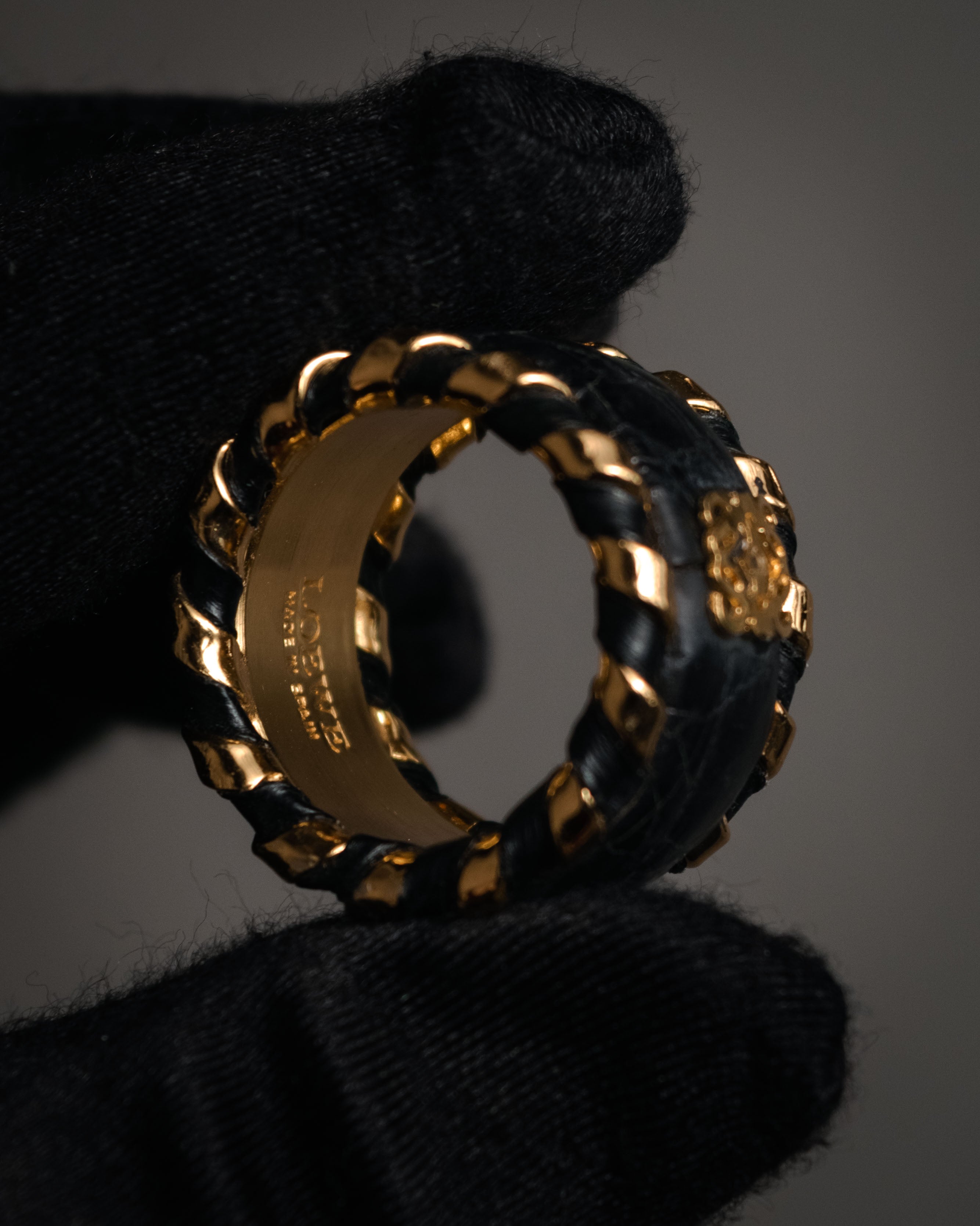 “LOEWE” 2000’s Crocodile embossed leather gold anagram ring