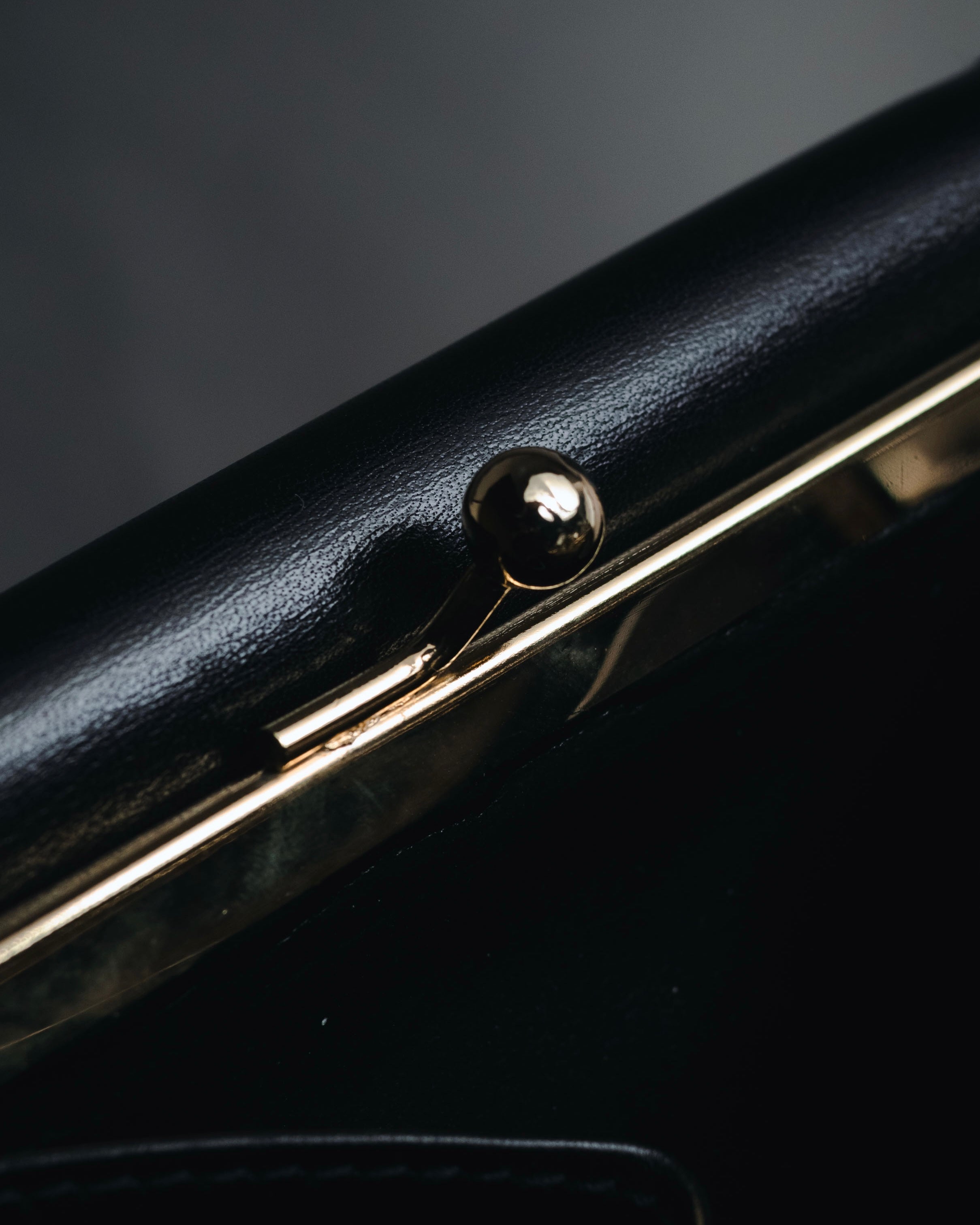 "Salvatore Ferragamo" 90’s Gancini clasp kiss lock tri fold wallet