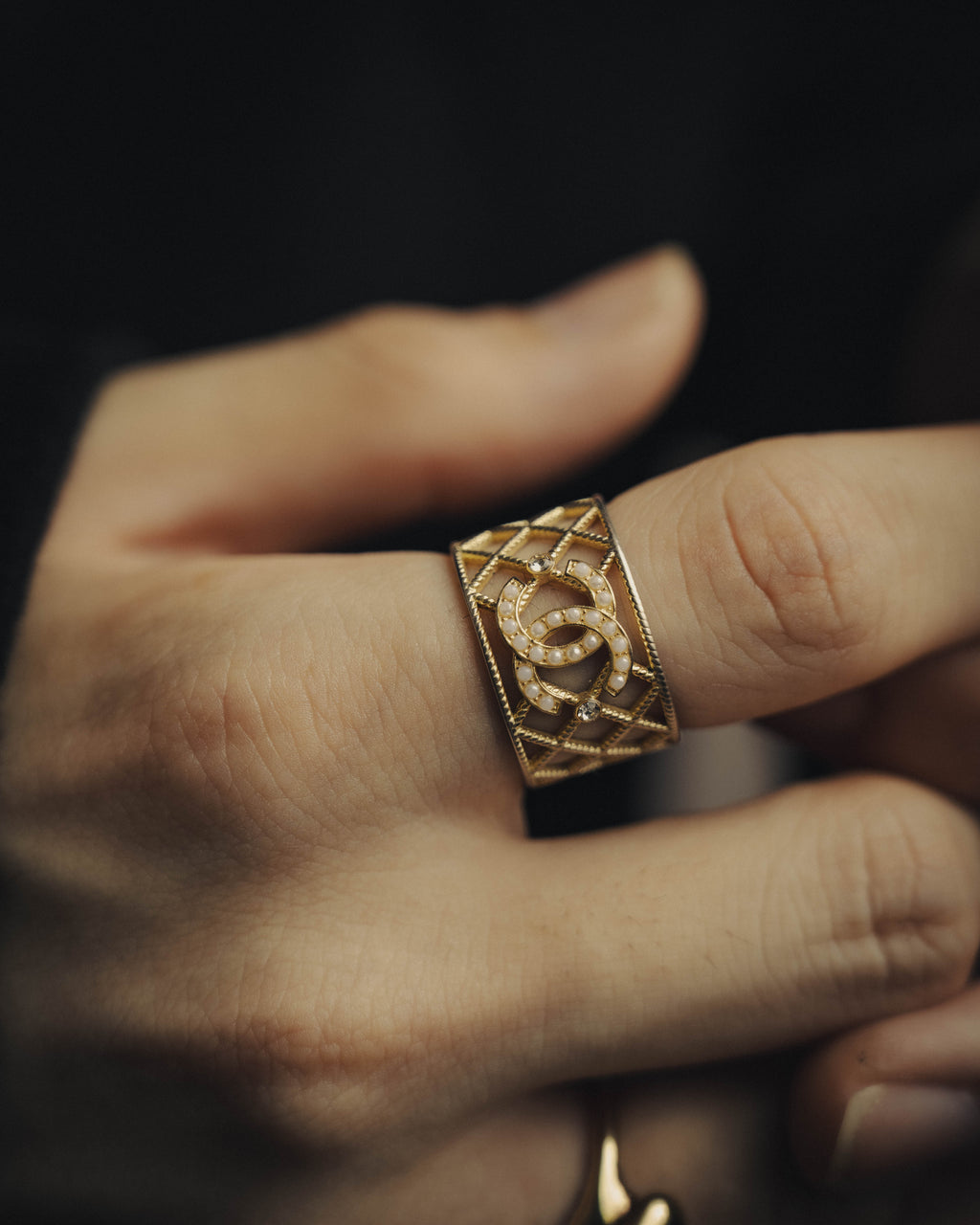 -SPECIAL- “CHANEL“ 2021 AW Pearl quilted CC ring